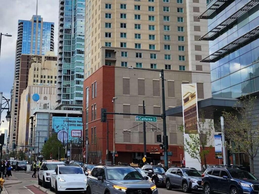 Pearl Street pedestrian mall in Boulder with cafés and street performers