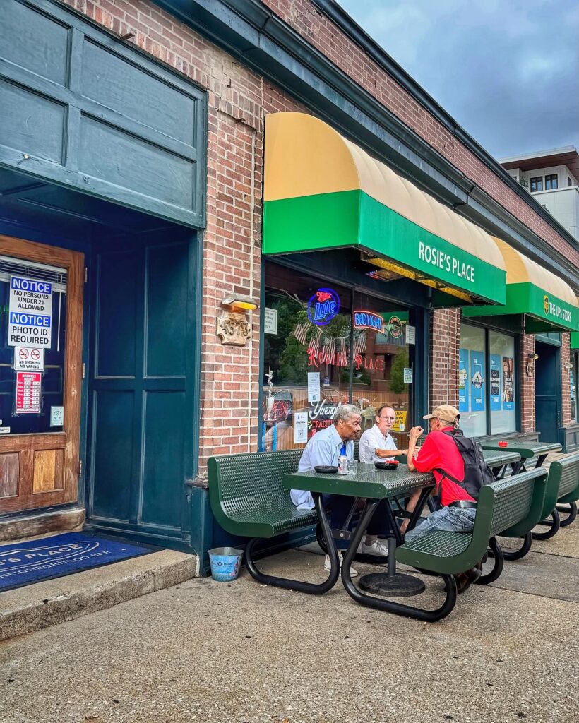 People dining at sidewalk cafés in Central West End, St. Louis
