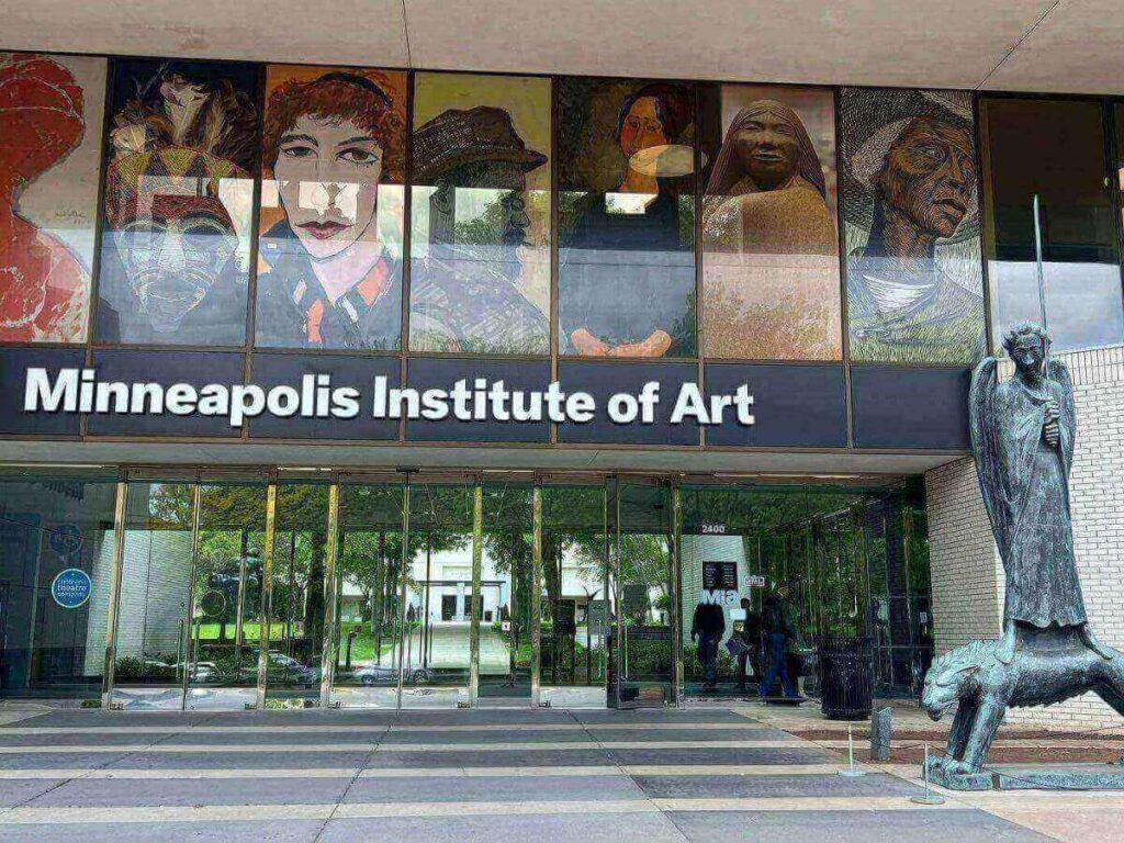 Exterior of the Minneapolis Institute of Art building