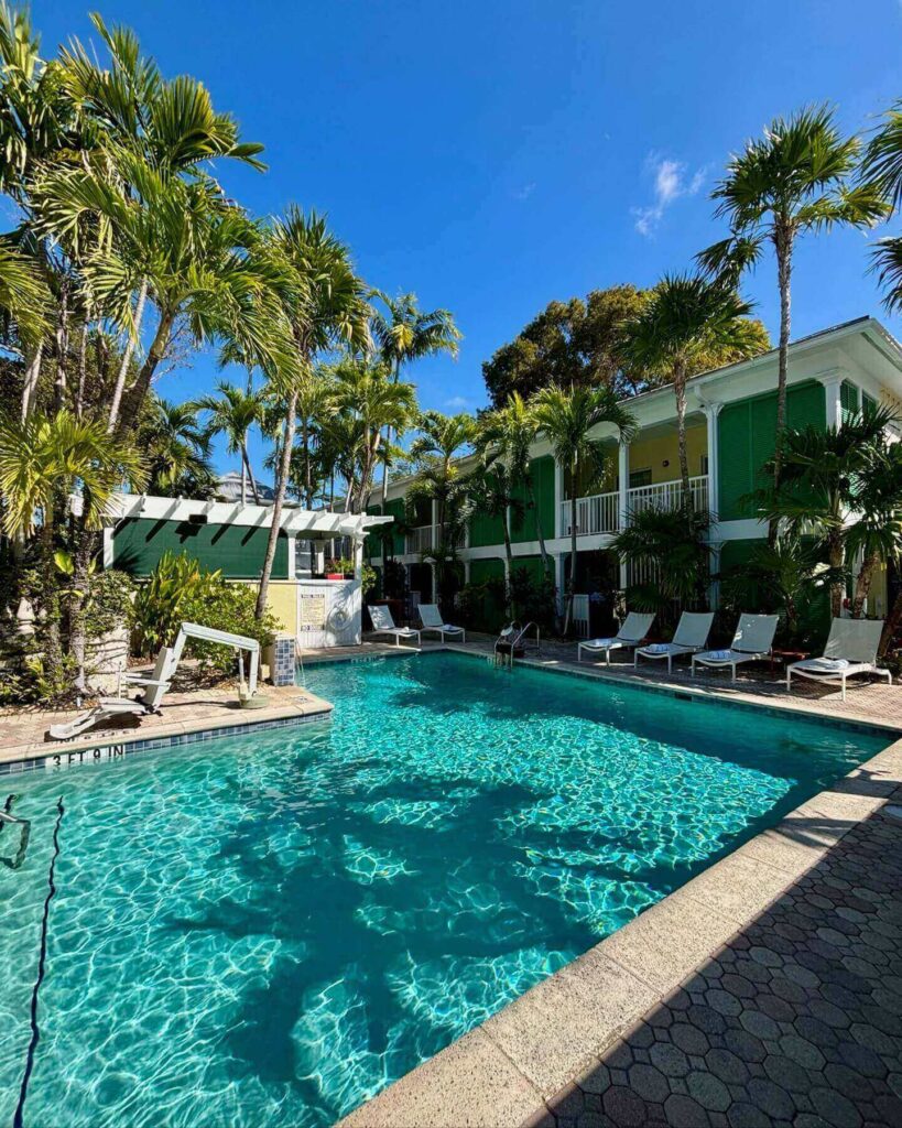 Boutique hotel in Old Town Key West with tropical surroundings