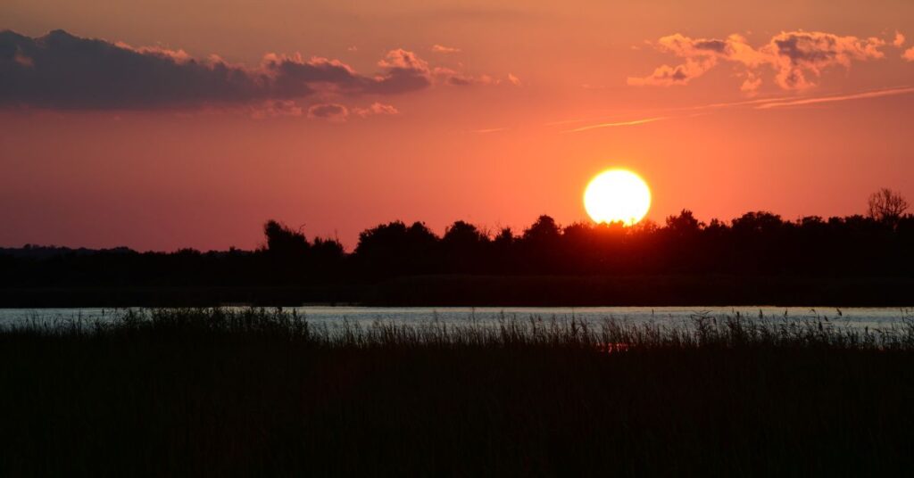 virginia-beach-boardwalk-sunset