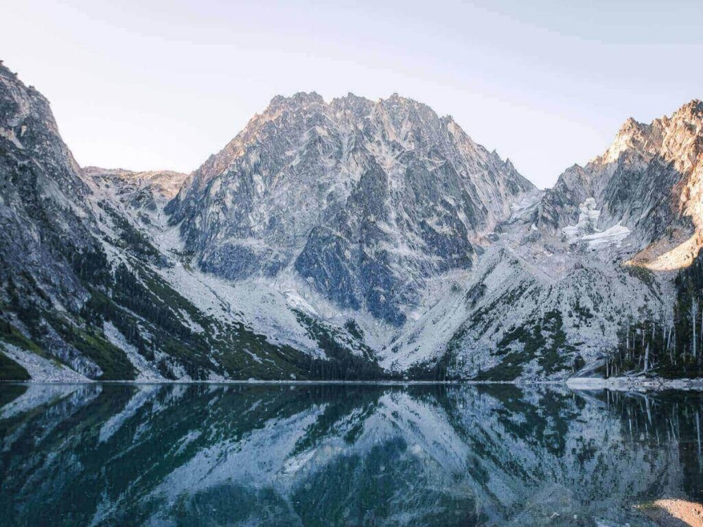 Colchuck Lake surrounded by granite peaks in the Enchantments near Leavenworth