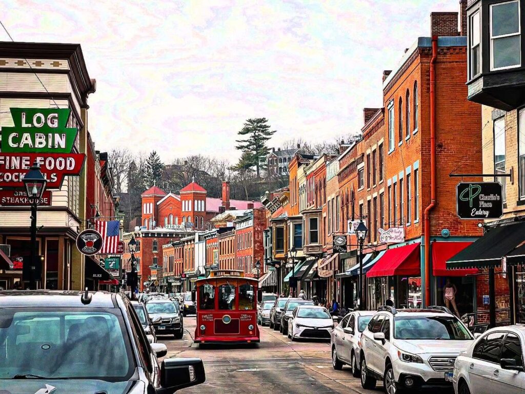 itinerary in Galena Illinois showing downtown and scenic views