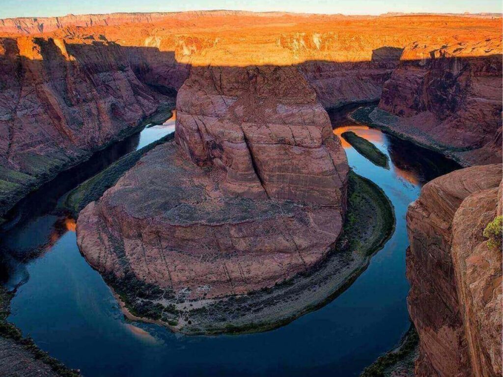 Horseshoe Bend overlook with the Colorado River curving below