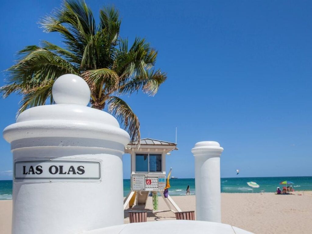 Hotels near Las Olas Boulevard with restaurants and nightlife nearby