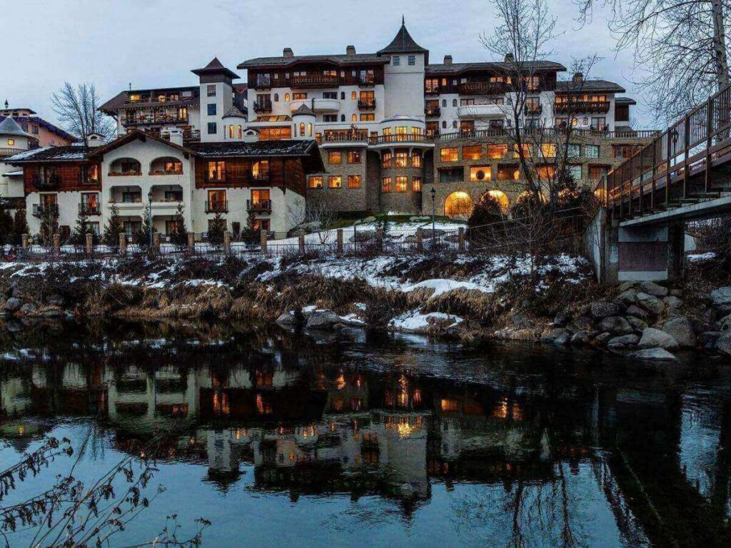 Hotels and lodges near downtown Leavenworth within walking distance of Front Street