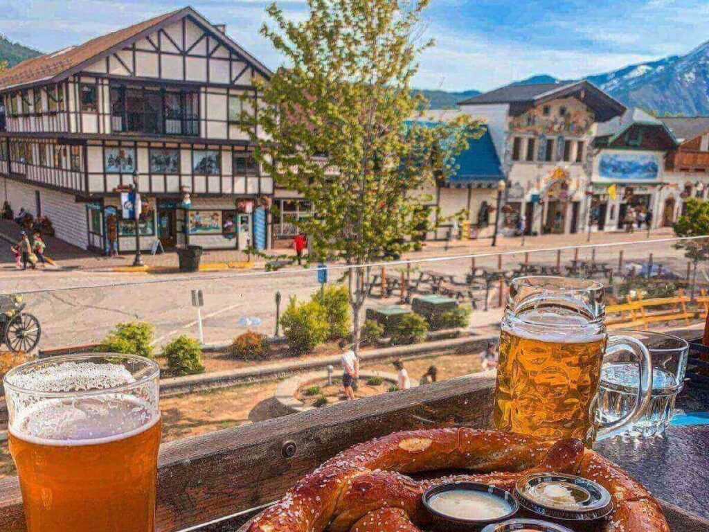 Outdoor patio dining in Leavenworth during a warm summer evening