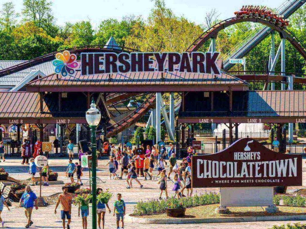 Family-friendly ride areas and open spaces at Hershey park