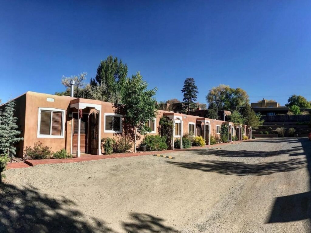 Walking through the historic center of Santa Fe without a set destination