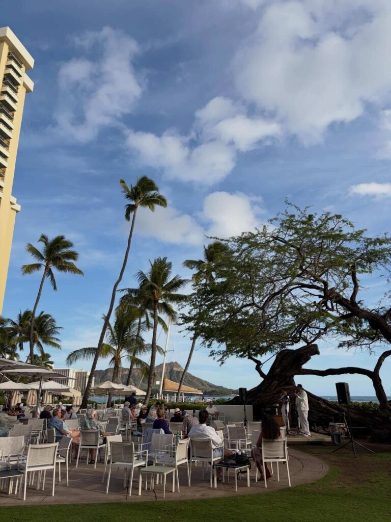 Oceanfront dinner with live Hawaiian music at House Without A Key in Honolulu