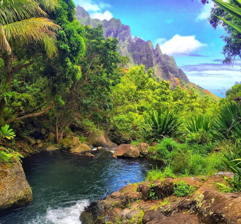 Kalalau Trail with dramatic ocean cliffs