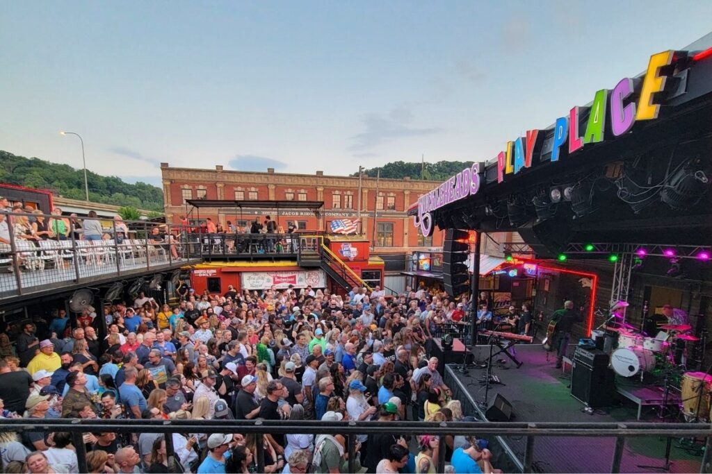 Outdoor music at Knuckleheads Saloon