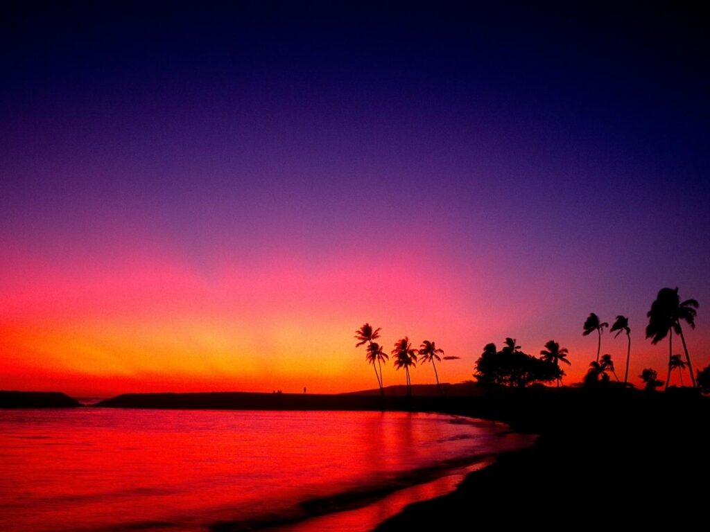 Sunset at Magic Island in Ala Moana Beach Park on Oahu