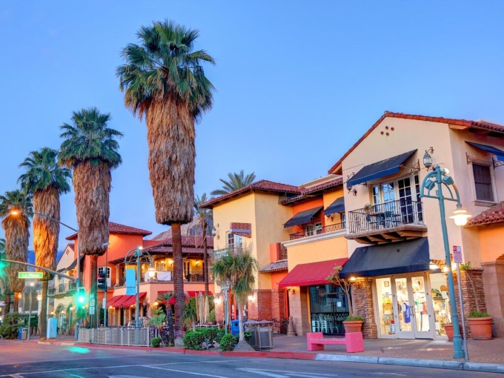 Mid century modern homes in a Palm Springs neighborhood