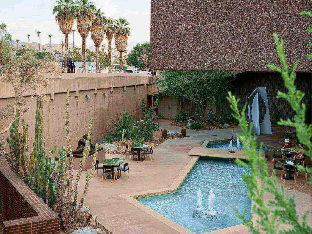 Exterior of the Palm Springs Art Museum on a sunny day