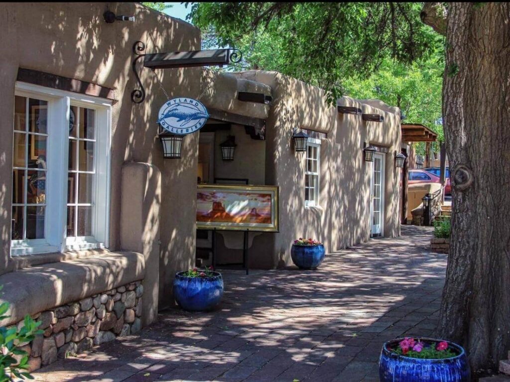Peaceful residential neighborhood in Santa Fe