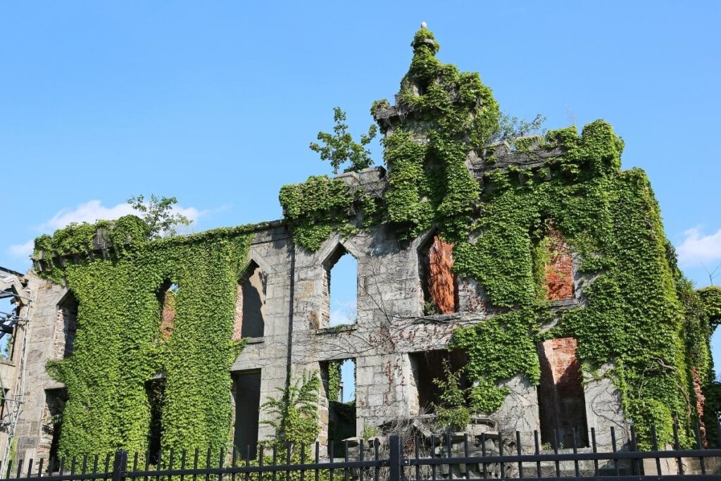 Smallpox Hospital ruins on Roosevelt Island