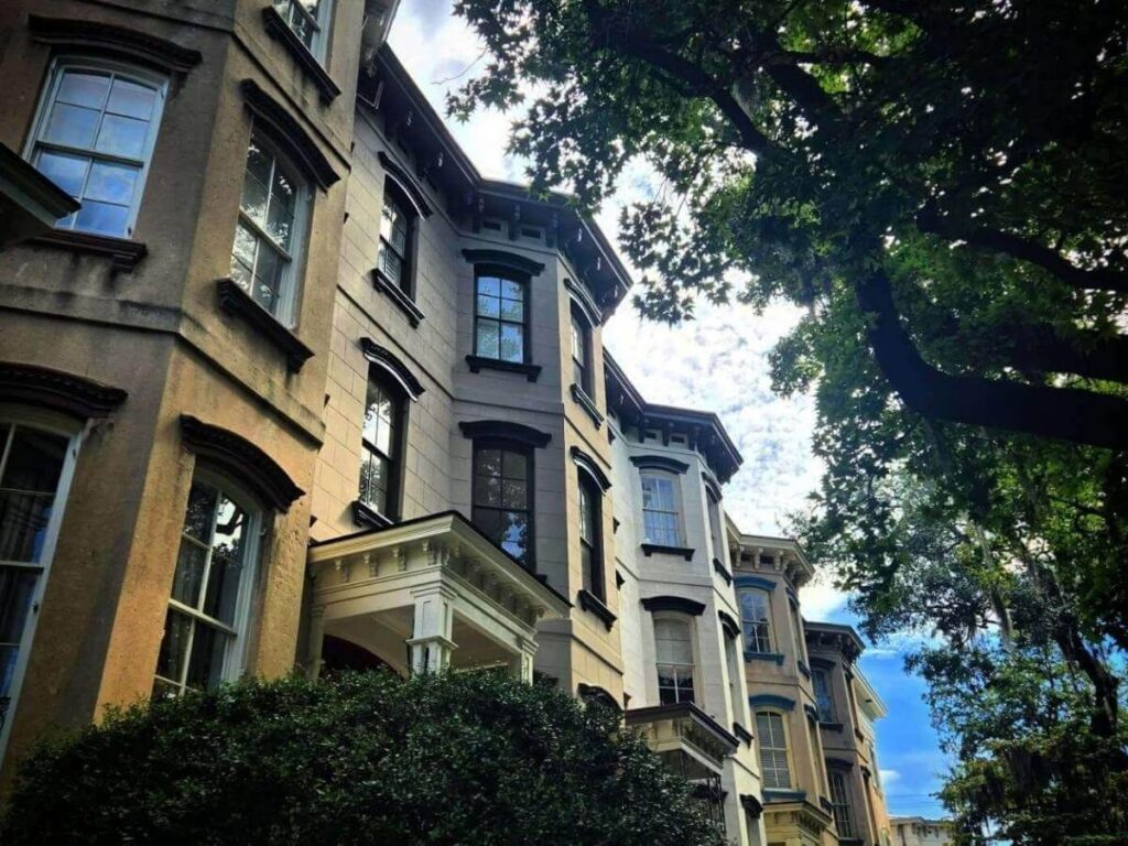 Row of historic homes in Savannah reflecting the city’s layered history