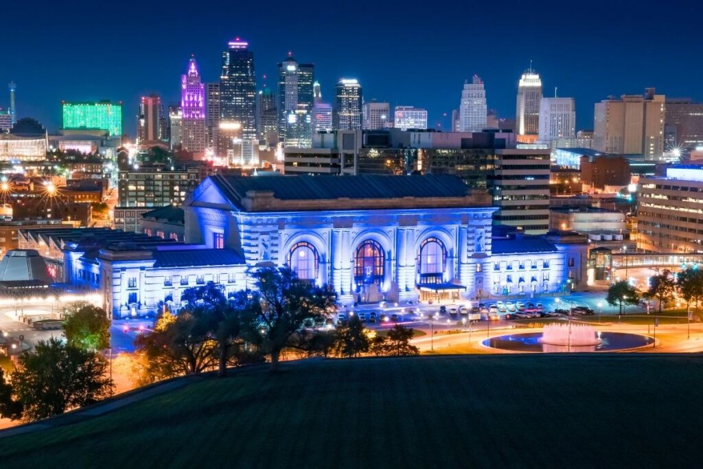 Union Station Kansas City illuminated at night