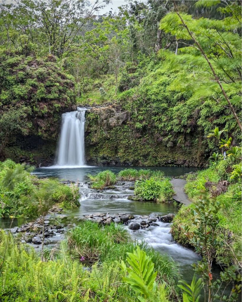Puaʻa Kaʻa Falls