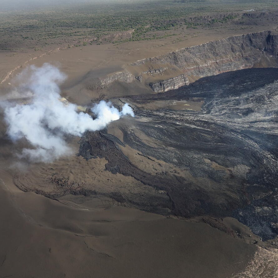 View of Halemaʻumaʻu Crater from Kīlauea Overlook