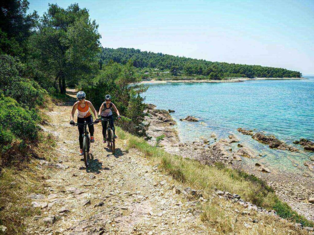 Scenic Kapaa coastal path on Kauai East Side with ocean views