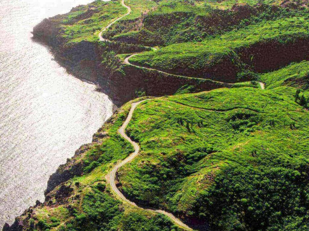 Scenic drive along Kuhio Highway on Kauai’s North Shore