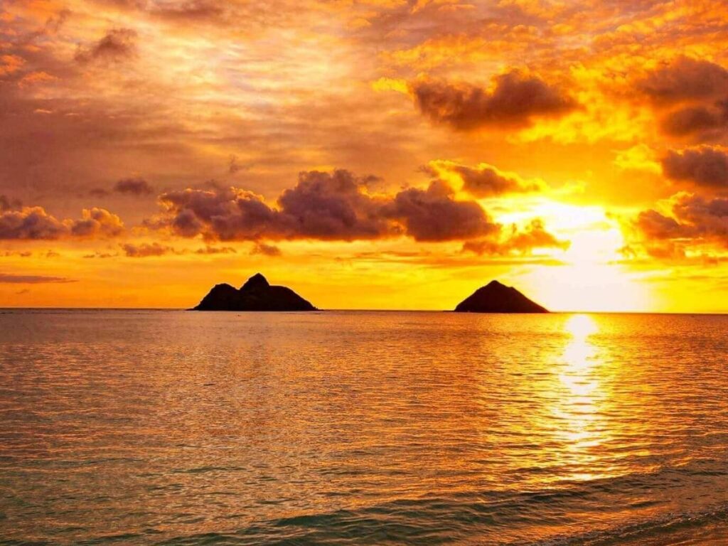 Sunrise at Lanikai Beach near Kailua on Oahu