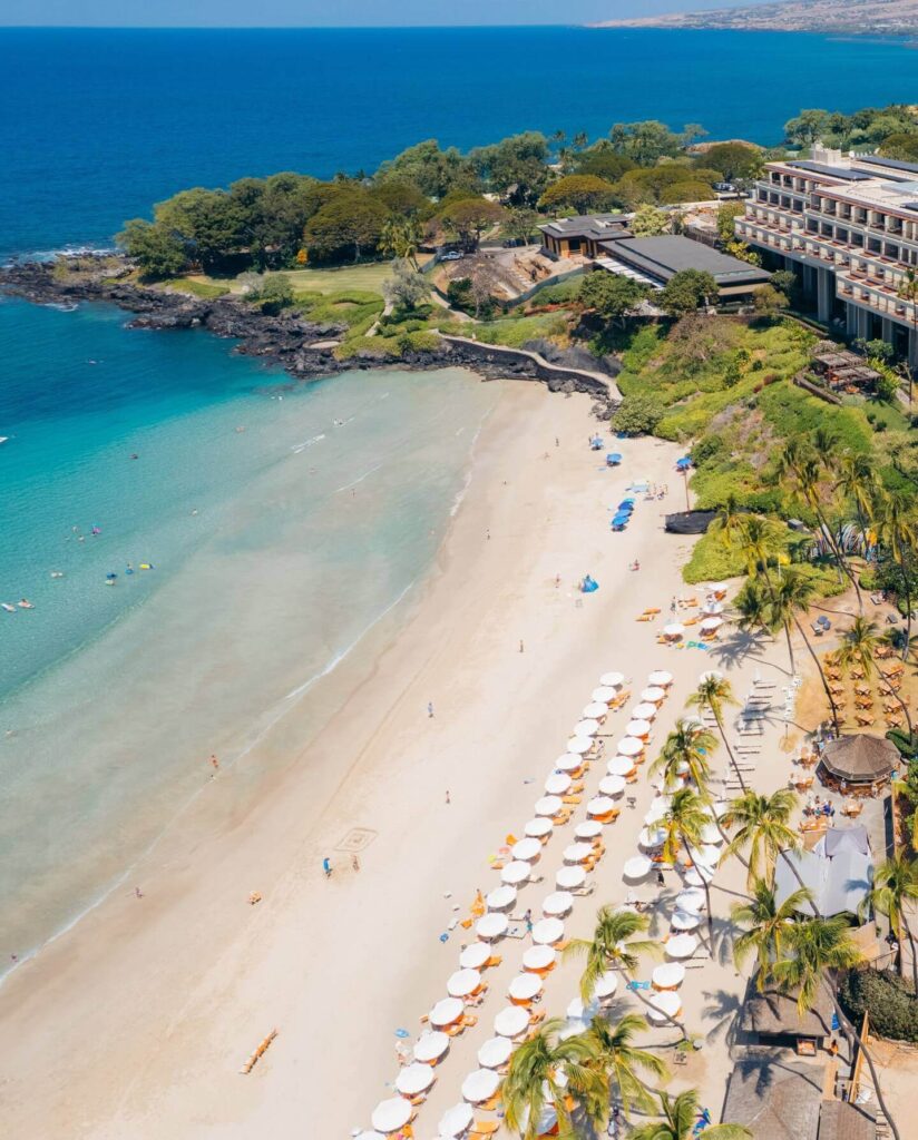 Sunset above the clouds from Mauna Kea on the Big Island of Hawaii
