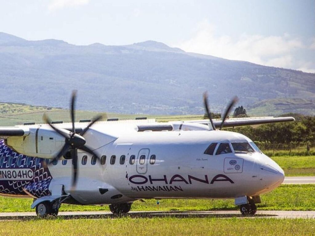Small and quiet Molokai airport terminal