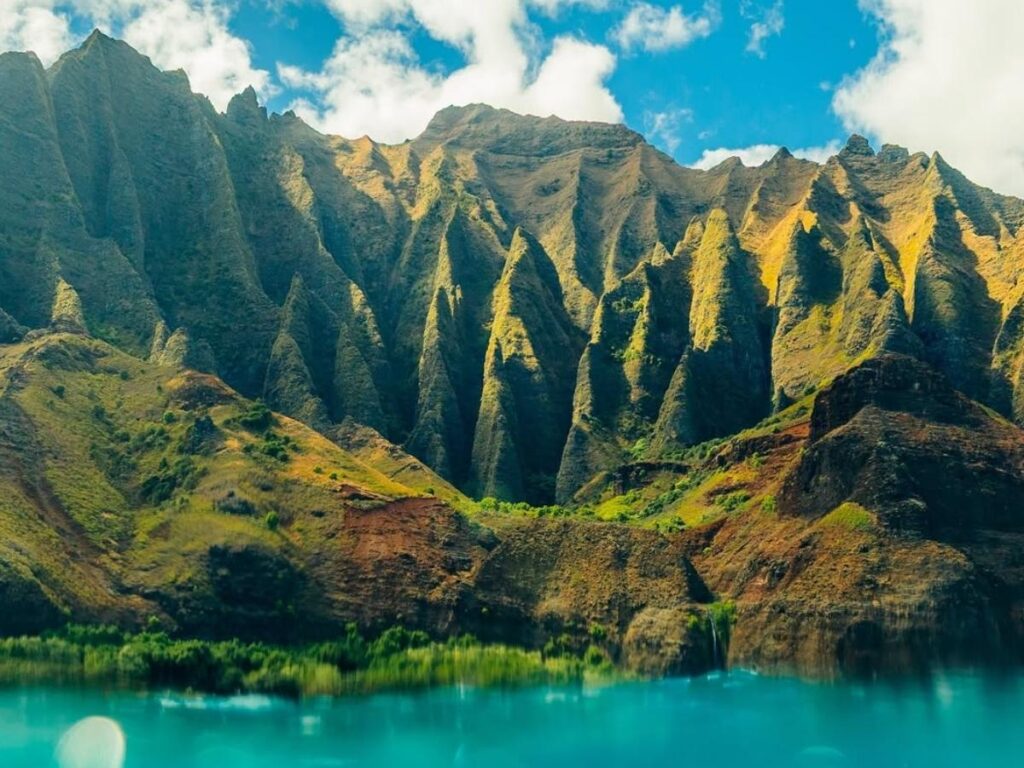 Na Pali Coast cliffs seen from Kalalau Trail in Kauai