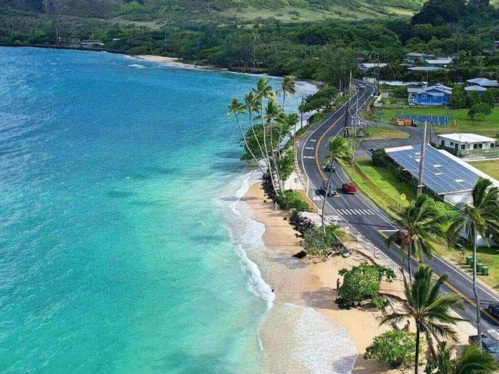 Quiet street in Naalehu, the southernmost town in Hawaii