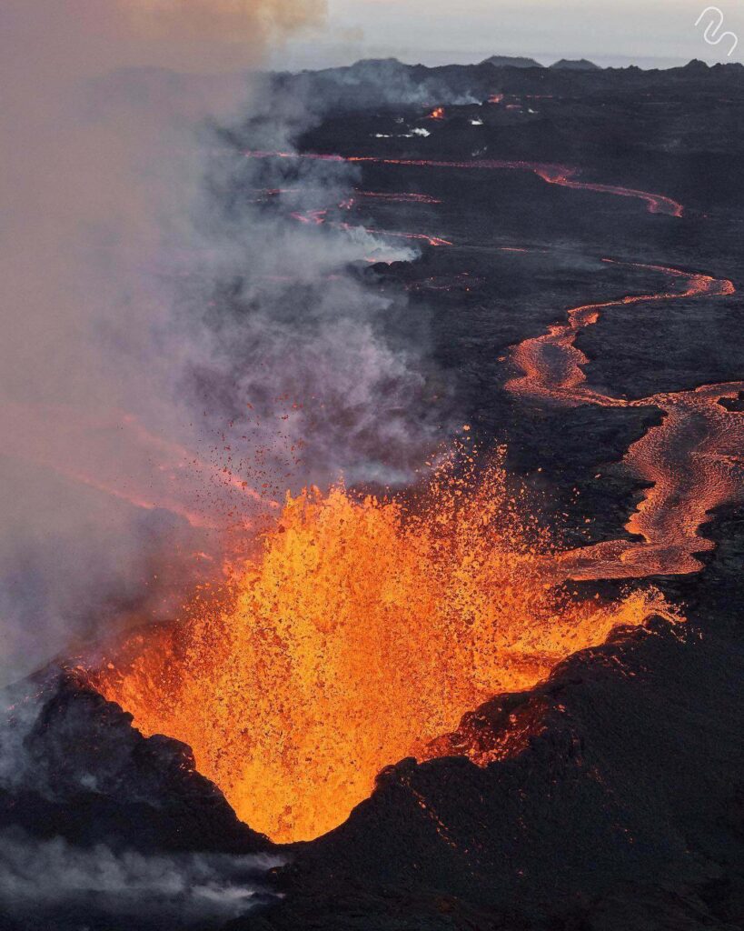 View of Mauna Loa lava flows from Puʻu Huluhulu summit in Hawaiʻi Volcanoes National Park