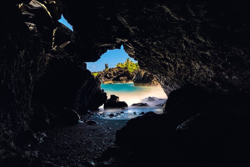 Waianapanapa State Park