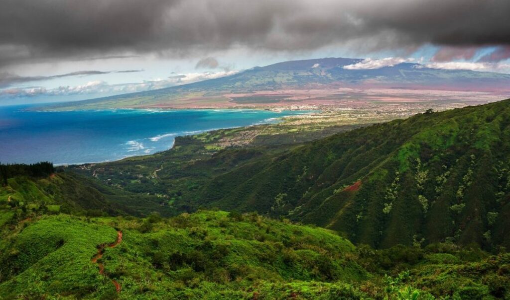 Waiheʻe Ridge Trail