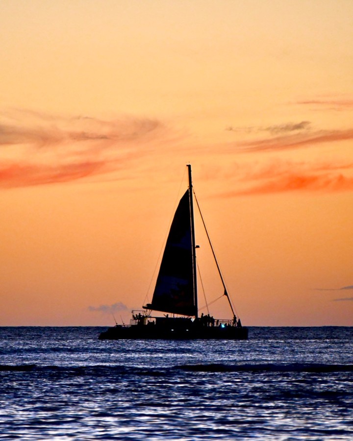 waikiki sunset cruise