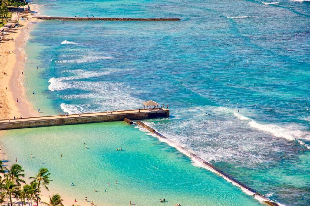 Waikiki Wall