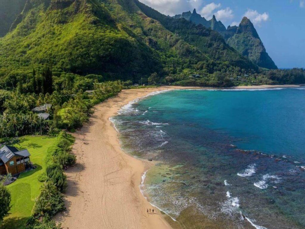Scenic drive over the mountains toward Kailua on Oahu’s Windward Coast