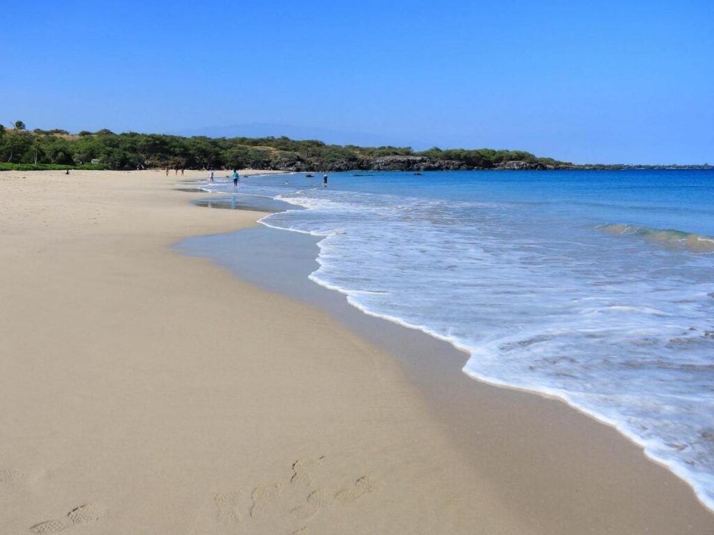 Clear turquoise water at Hapuna Beach on the Kona side of Hawaii