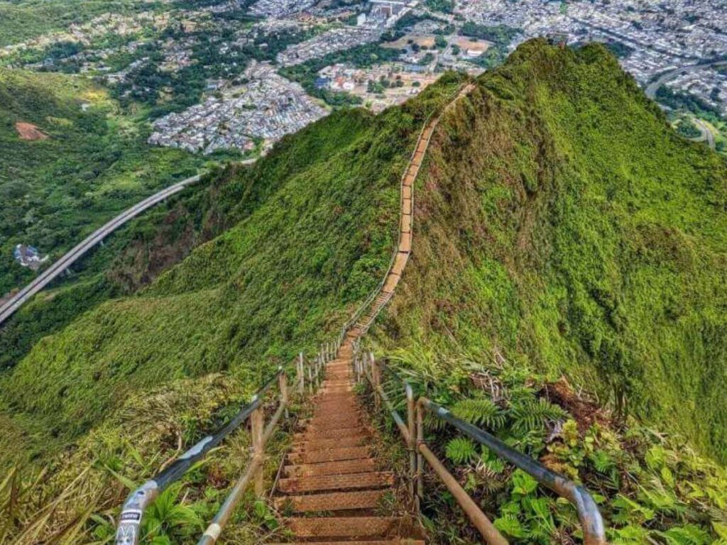 Kaena Point hike on Oahu’s west side with ocean views