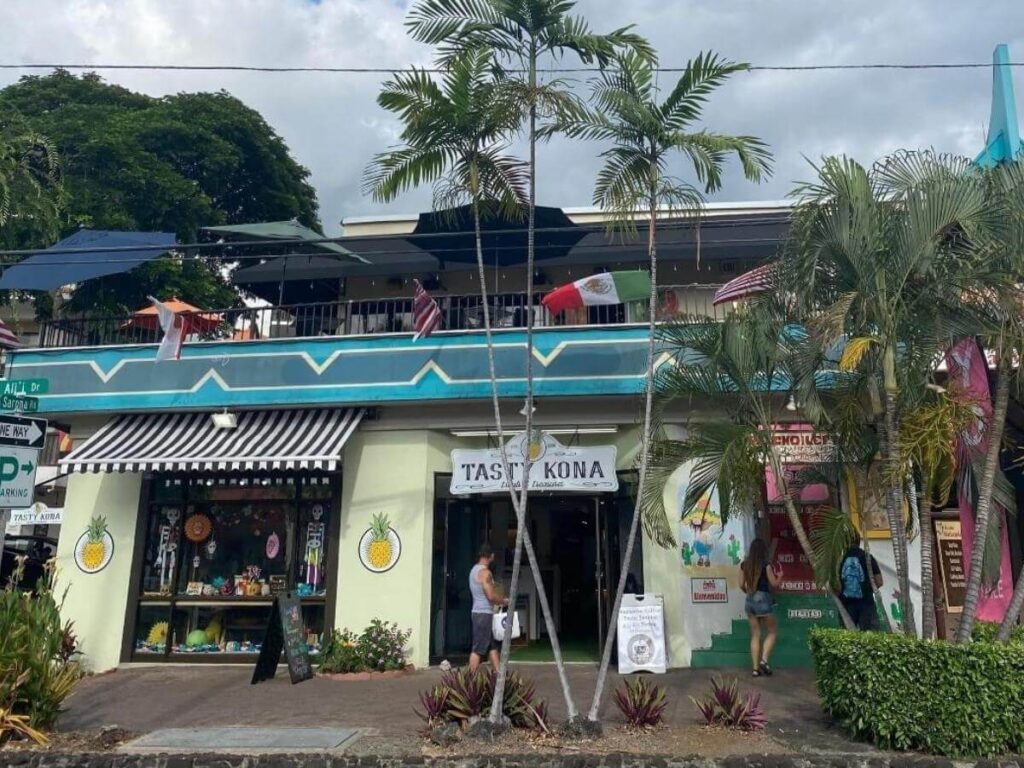 Local shops and relaxed streets in Kailua town on Oahu