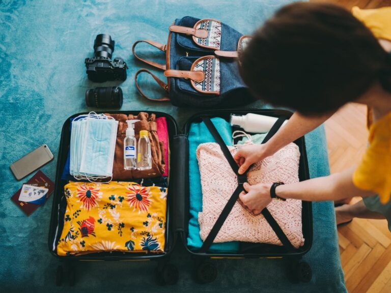 How to Stay Healthy While Traveling