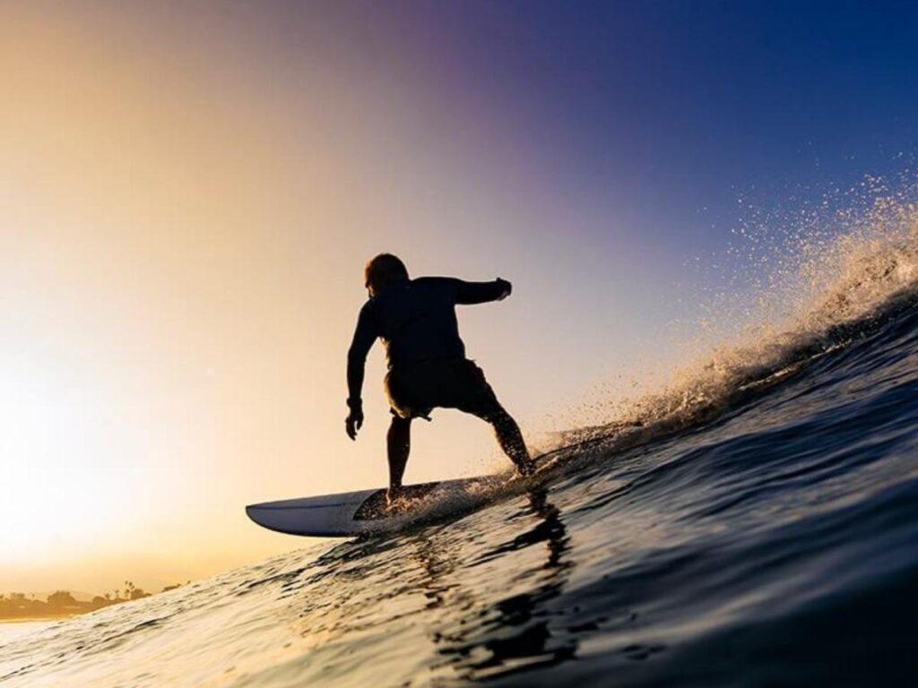 Large winter waves at Makaha Beach on Oahu’s west side