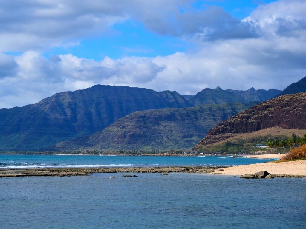 Wide open coastline in Waianae on Oahu’s west side with minimal crowds