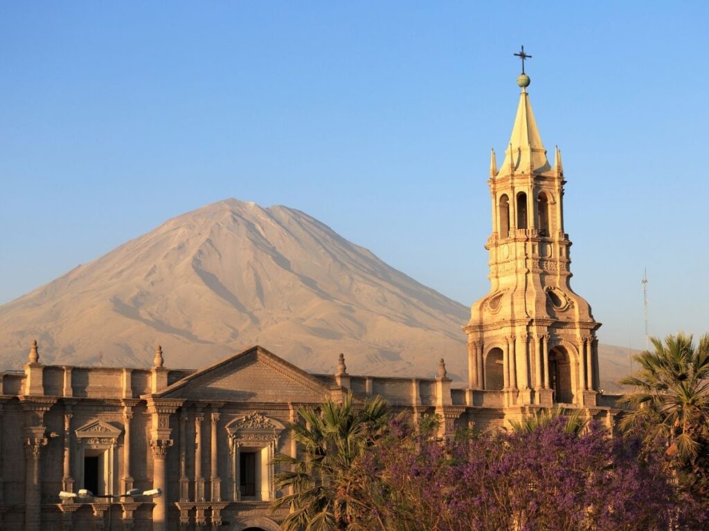 Arequipa with the Misti volcano in the background