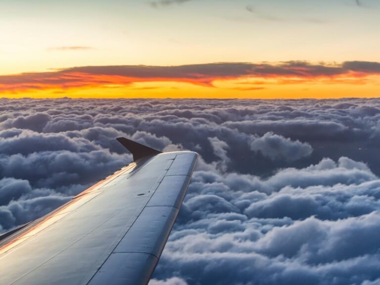 Best time to book flights