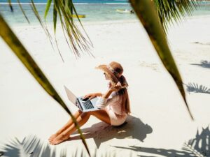 Ways to Earn Money While Traveling the World