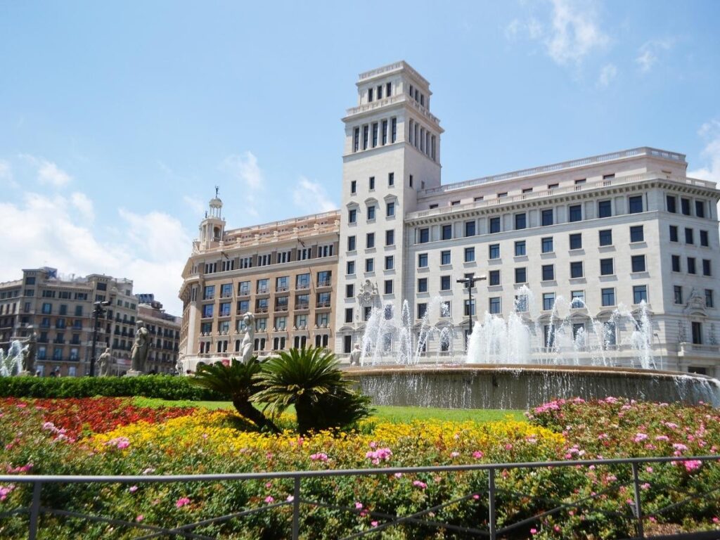 Aerobus pulling into Plaça de Catalunya from the airport