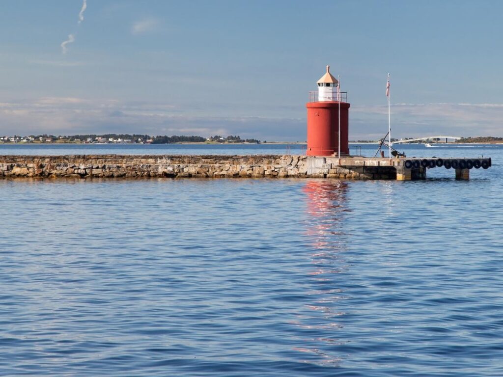 Molja Lighthouse near Ålesund with a short coastal walk and sea views