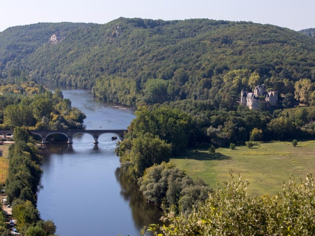 Beynac-et-Cazenac medieval castle overlooking Dordogne River in southern France
